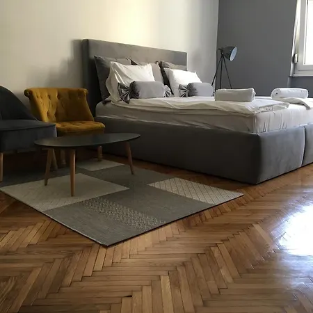 Silver Pedestrian Zone Apartman Belgrád